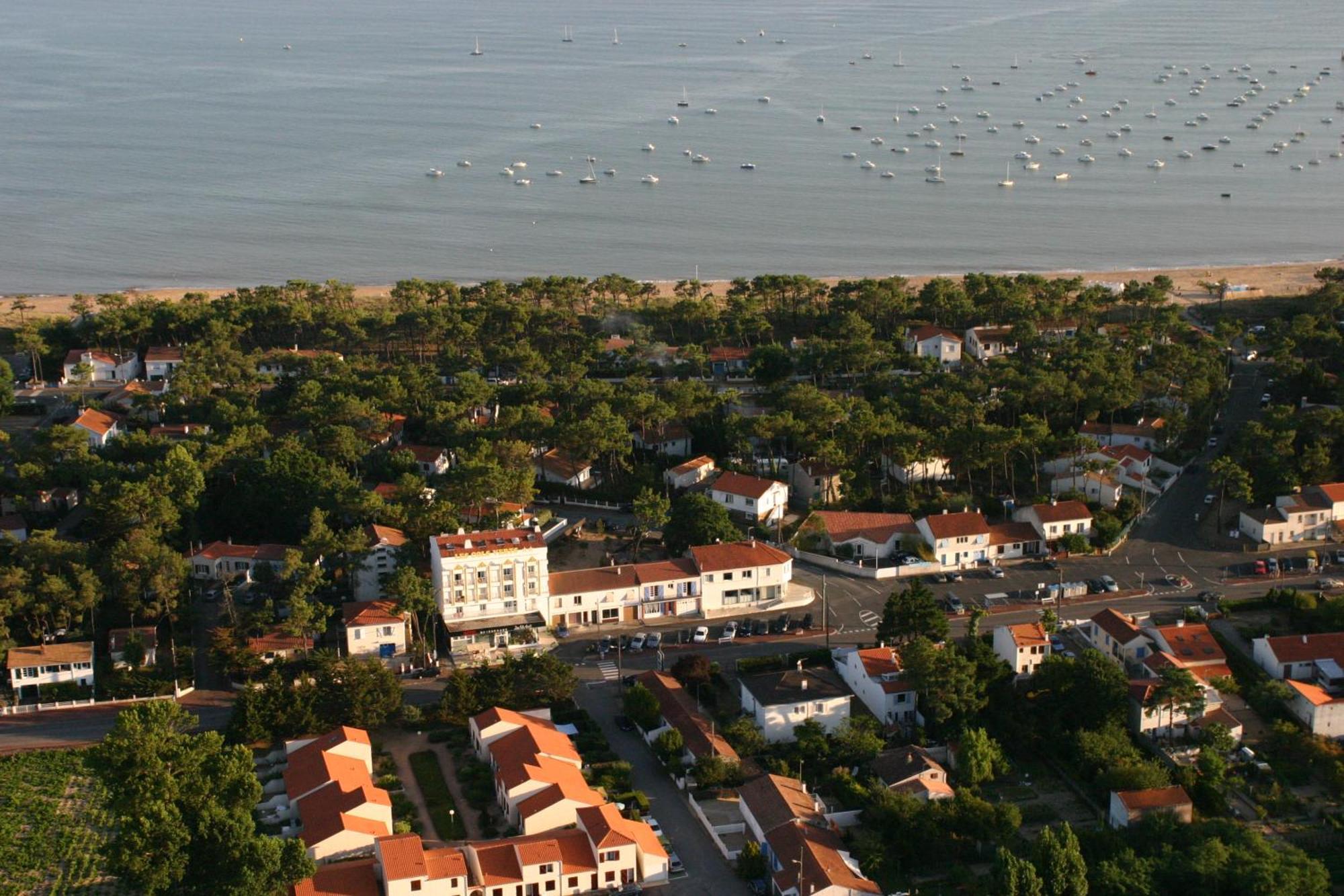 Logis Les Cols Verts La Tranche-sur-Mer Exteriör bild
